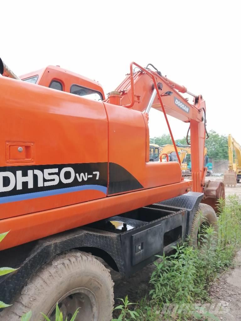Doosan DH 150 W-7 Bandgrävare
