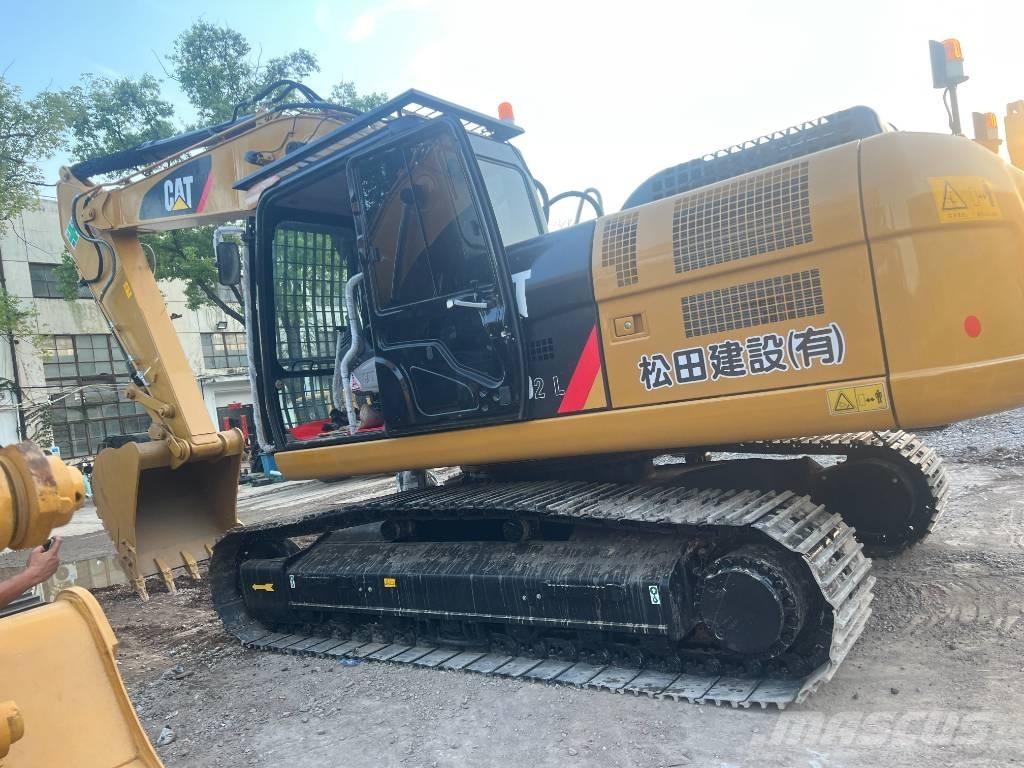 CAT 324 D L Bandgrävare