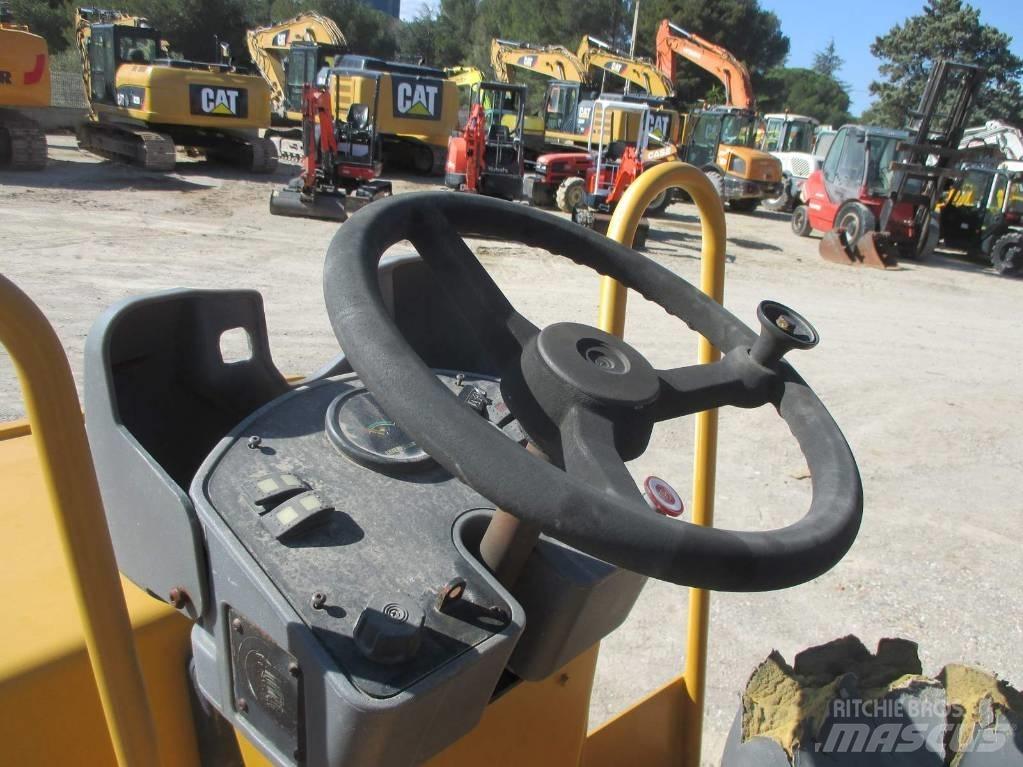 CAT CB 214 E Tvåvalsvältar