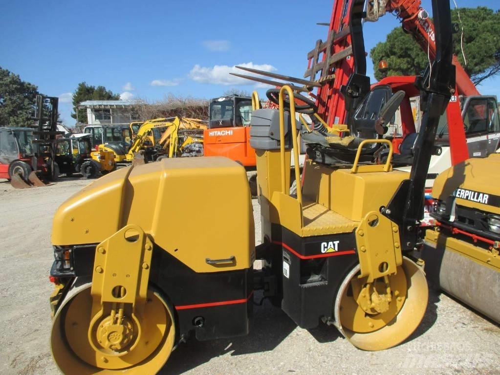 CAT CB 214 E Tvåvalsvältar