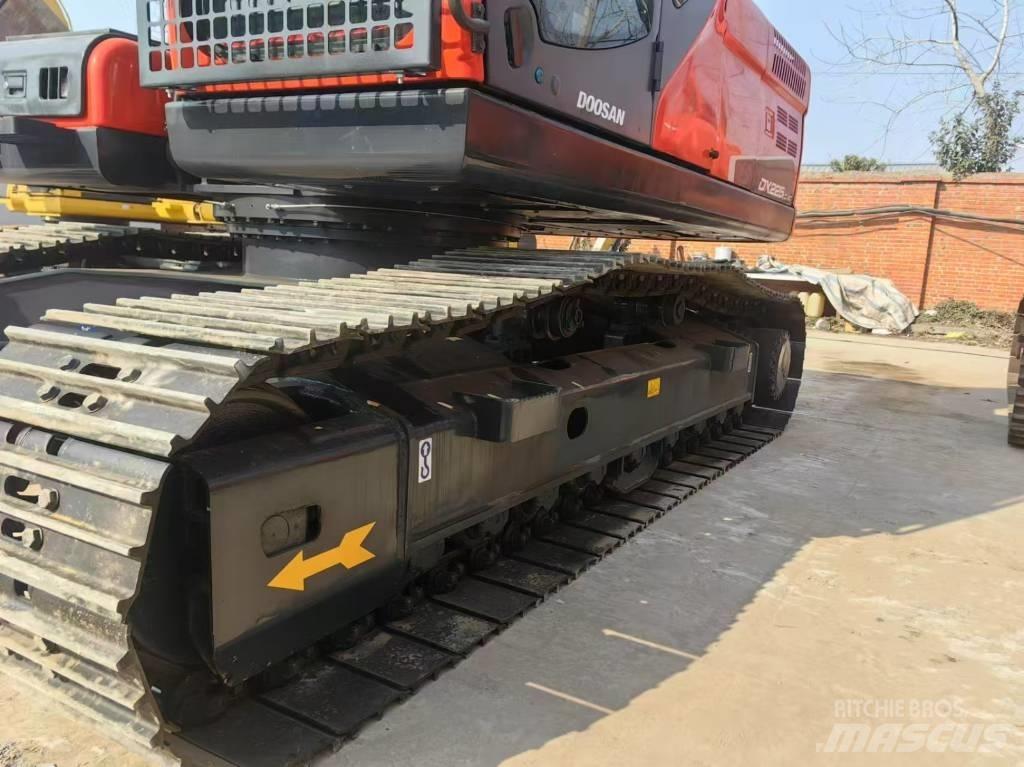 Doosan DX225LC-9C Bandgrävare