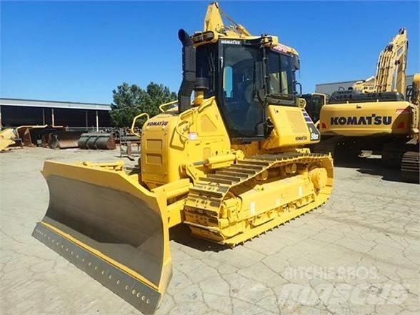 Komatsu D51EXi-24 Bandschaktare