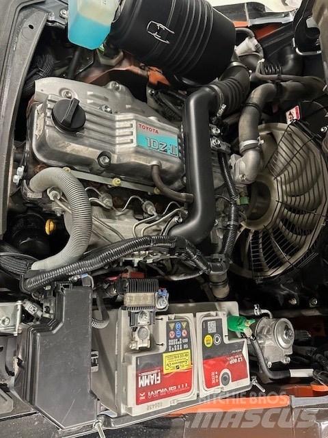 Toyota 02-8 FDF 30 Dieselmotviktstruckar