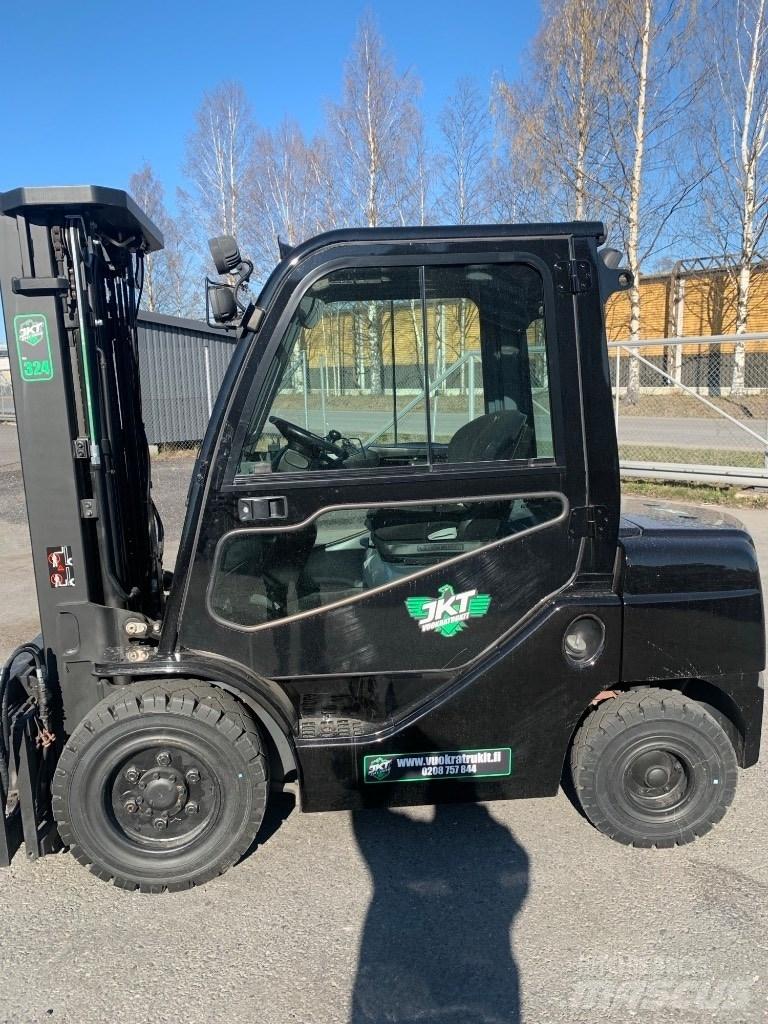 Toyota 02-8 FDF 30 Dieselmotviktstruckar