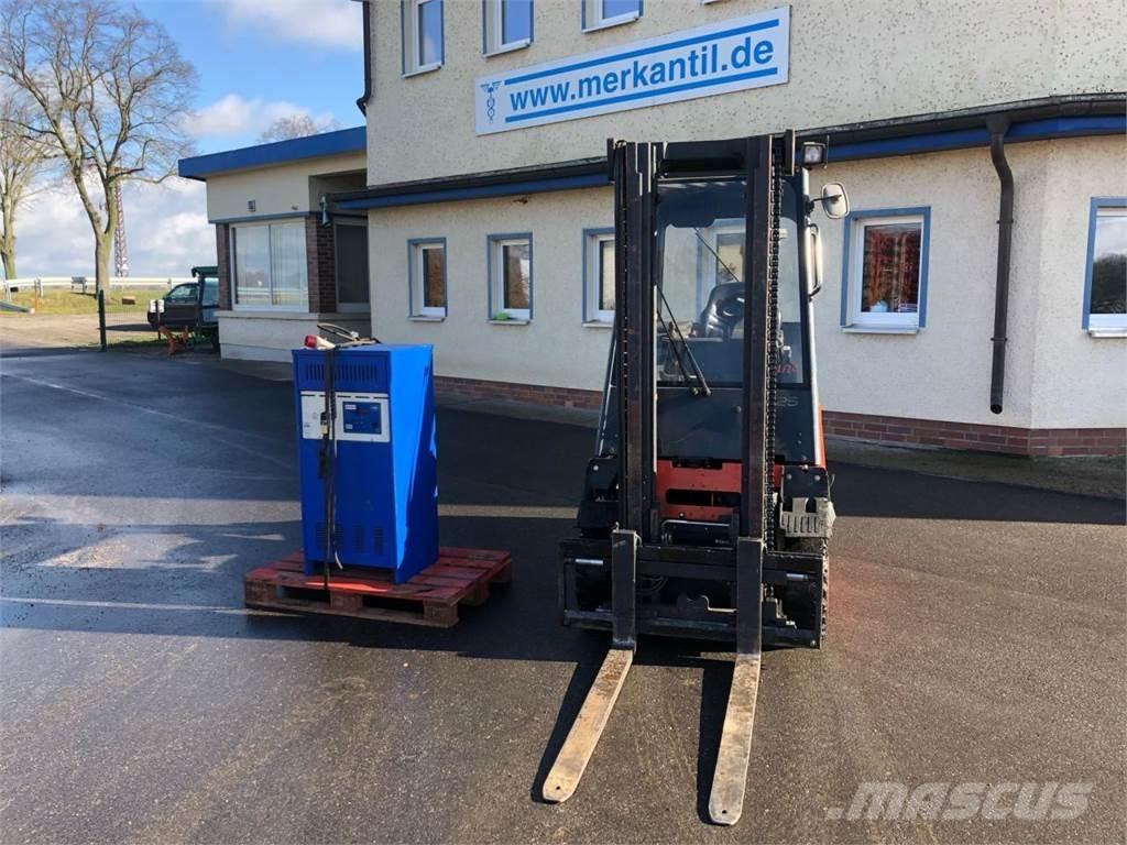 Linde E 25 Elmotviktstruckar