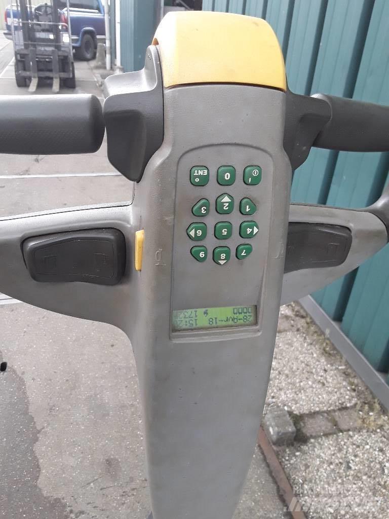 Nissan PLL160 Låglyftare utan plattform