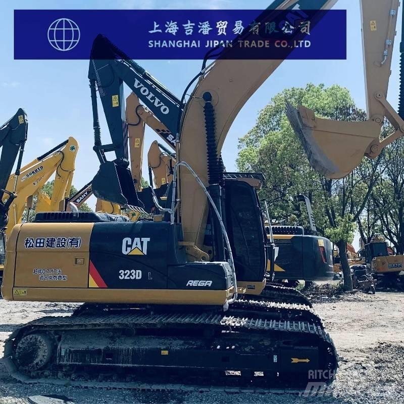 CAT 323 D Bandgrävare