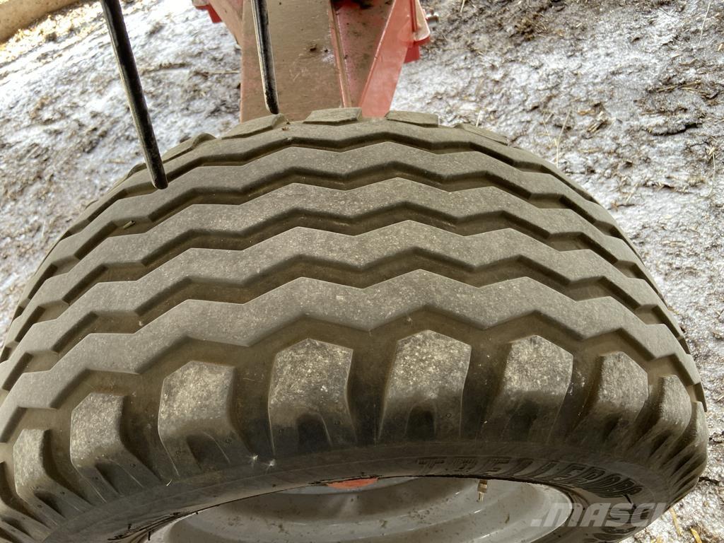 Kuhn GF 13012 T Vändare och luftare