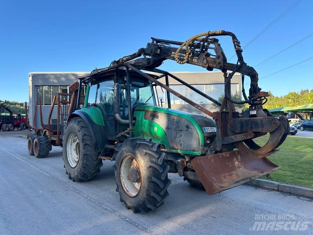 Valtra T130 Skogstraktorer