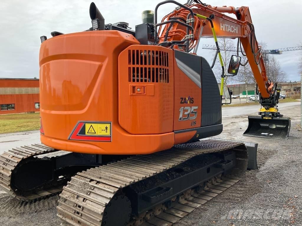 Hitachi ZX 135 US-7 Bandgrävare