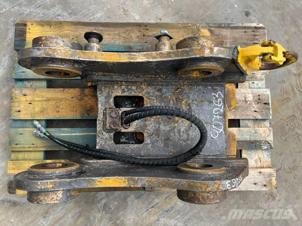 SMP S70 - 323D Redskapsfäste/ adaptrar