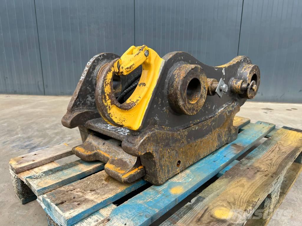 SMP S70 - 323D Redskapsfäste/ adaptrar