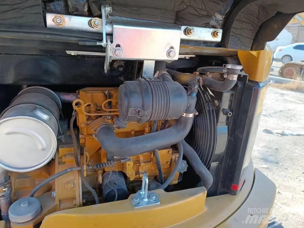 CAT 303 CR Minigrävare < 7t
