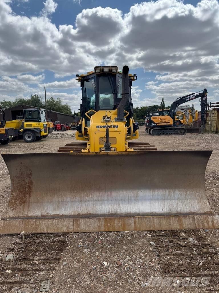 Komatsu D51PX-24 Bandschaktare