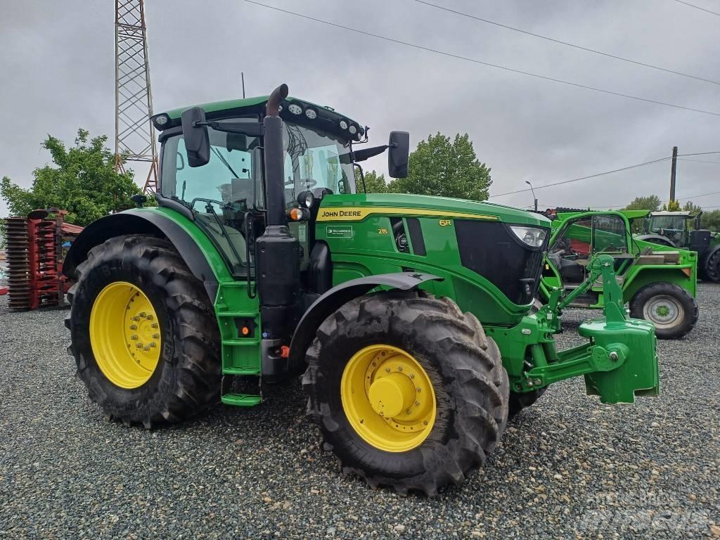 John Deere 6R 215 Traktorer