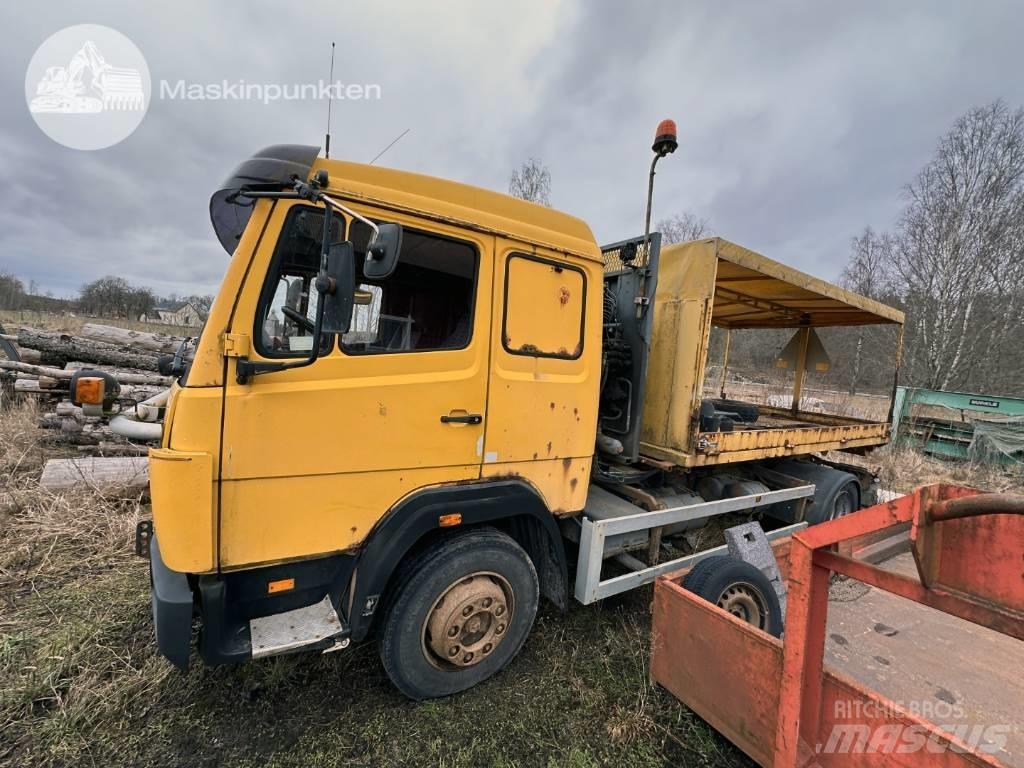 Mercedes-Benz 1117 L Lastväxlare/Krokbilar