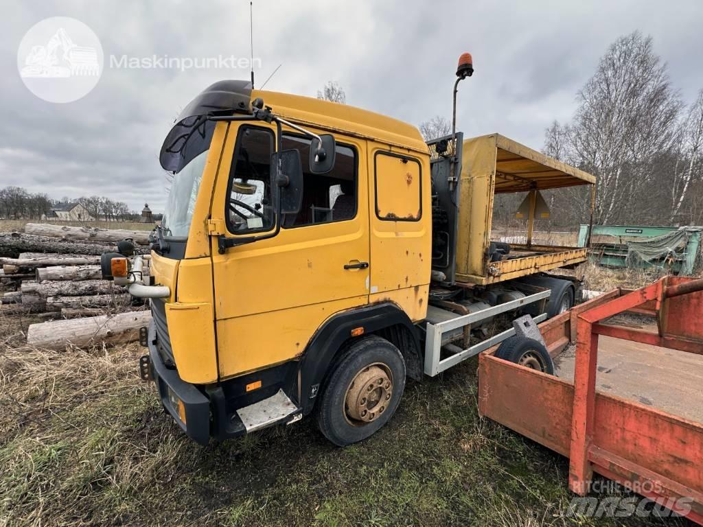 Mercedes-Benz 1117 L Lastväxlare/Krokbilar