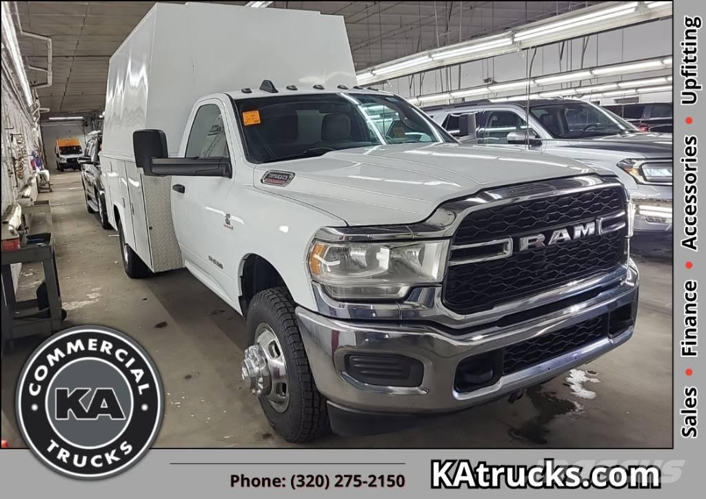 RAM 3500 TRADESMAN Flakbilar/Pickuper