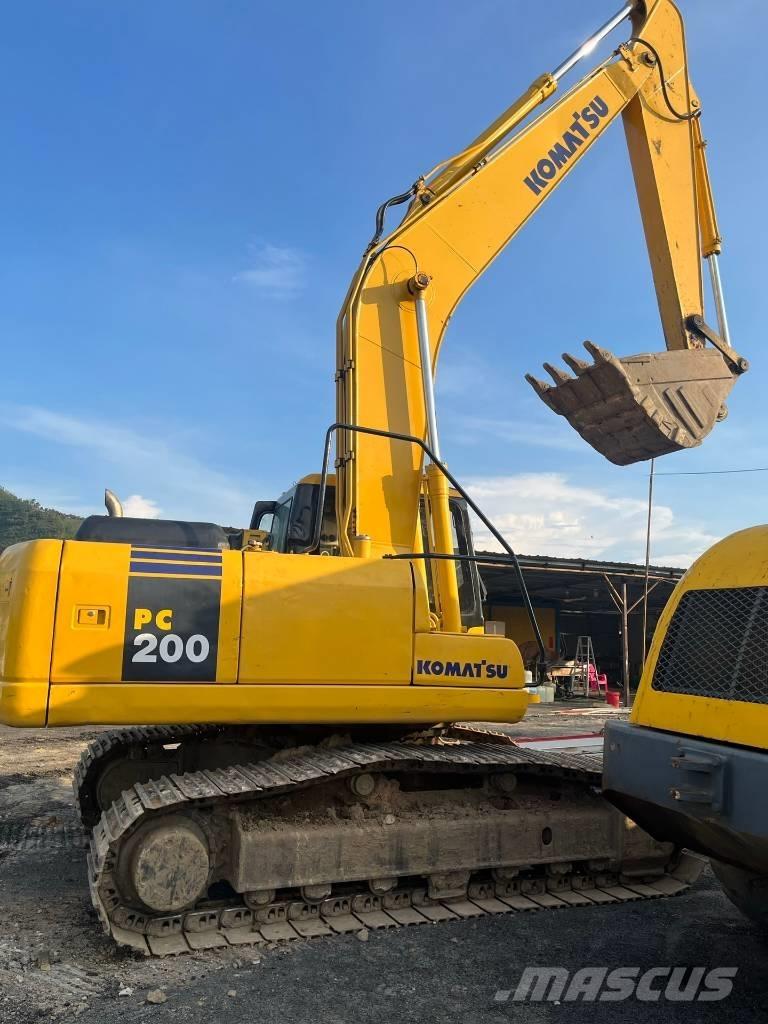Komatsu PC 200-7 Bandgrävare
