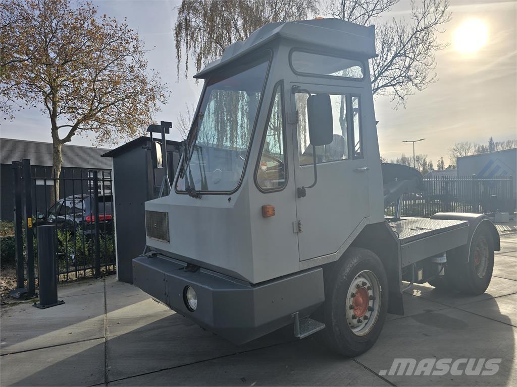  [div] DAF TT2100DH Terminaltraktorer