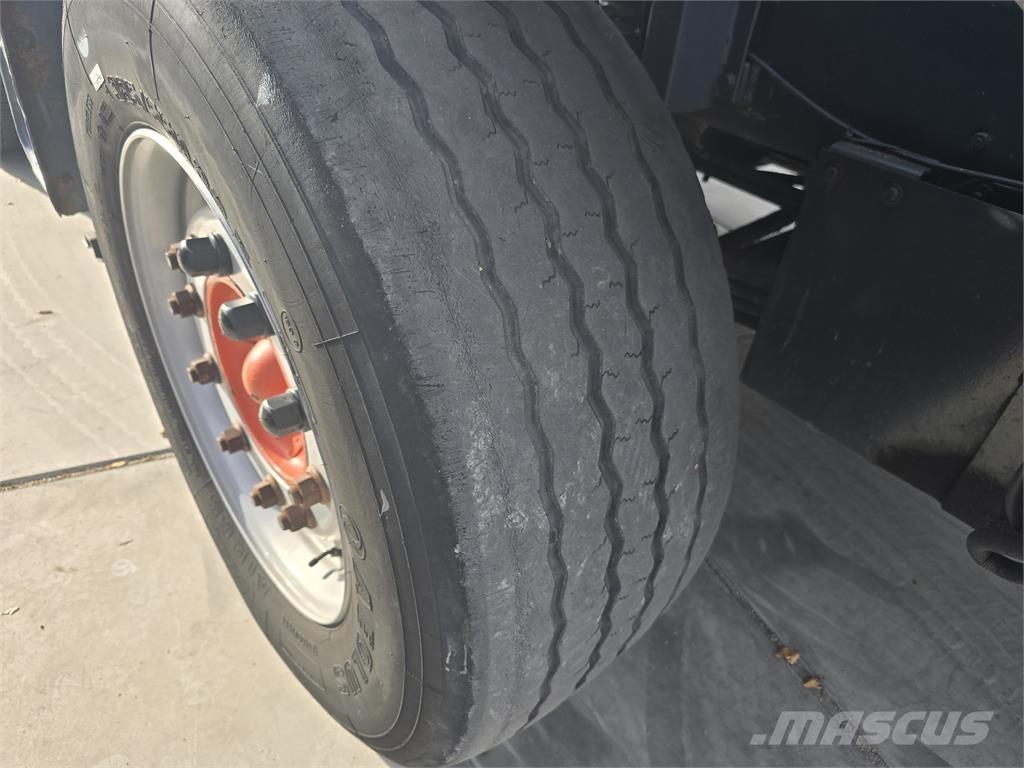  [div] DAF TT2100DH Terminaltraktorer