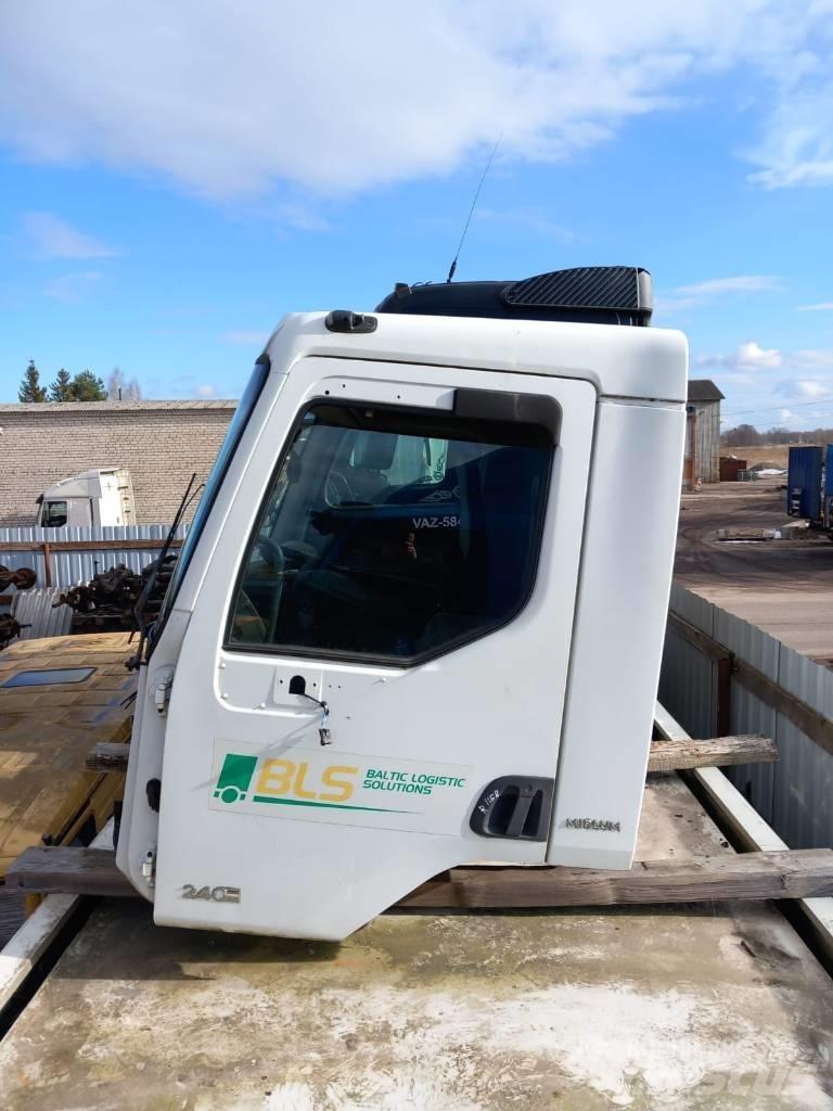 Renault Midlum 240 Hytter och interiör