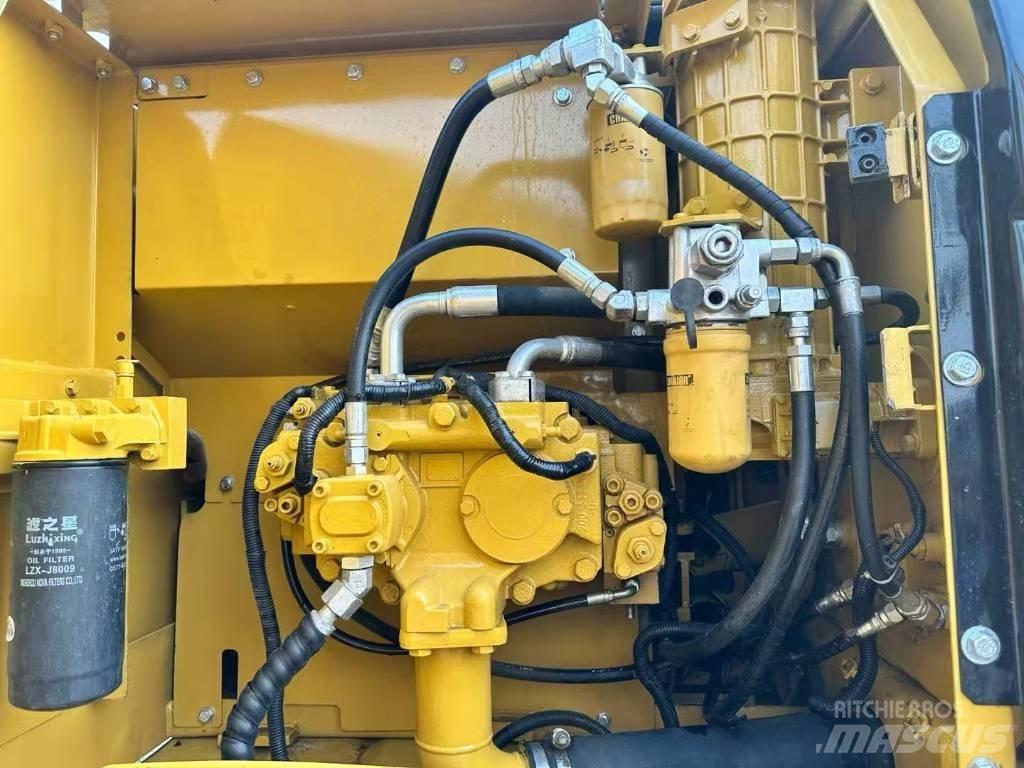 CAT 320 D Bandgrävare