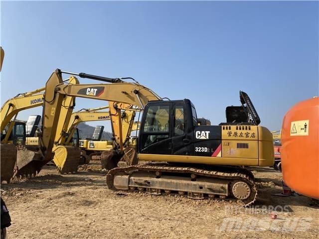 CAT 323D Bandgrävare