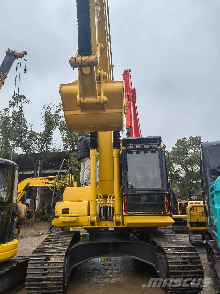 Komatsu PC 220-8 Bandgrävare