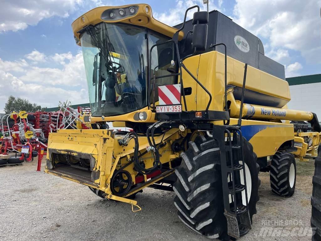 New Holland CSX 7080 Skördetröskor