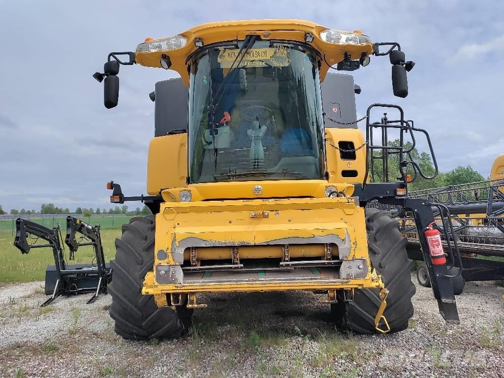 New Holland CX 8070 Skördetröskor