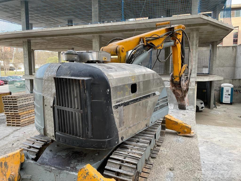 Brokk 330 Diesel Rivningsgrävare