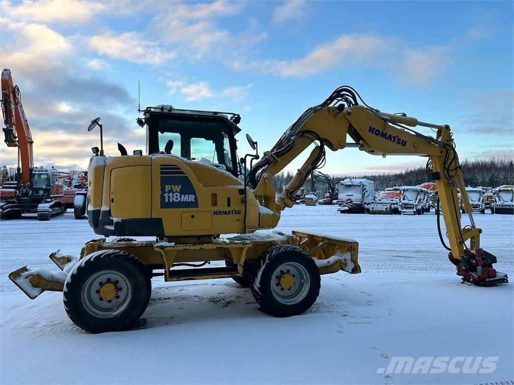 Komatsu PW118MR-8 Hjulgrävare