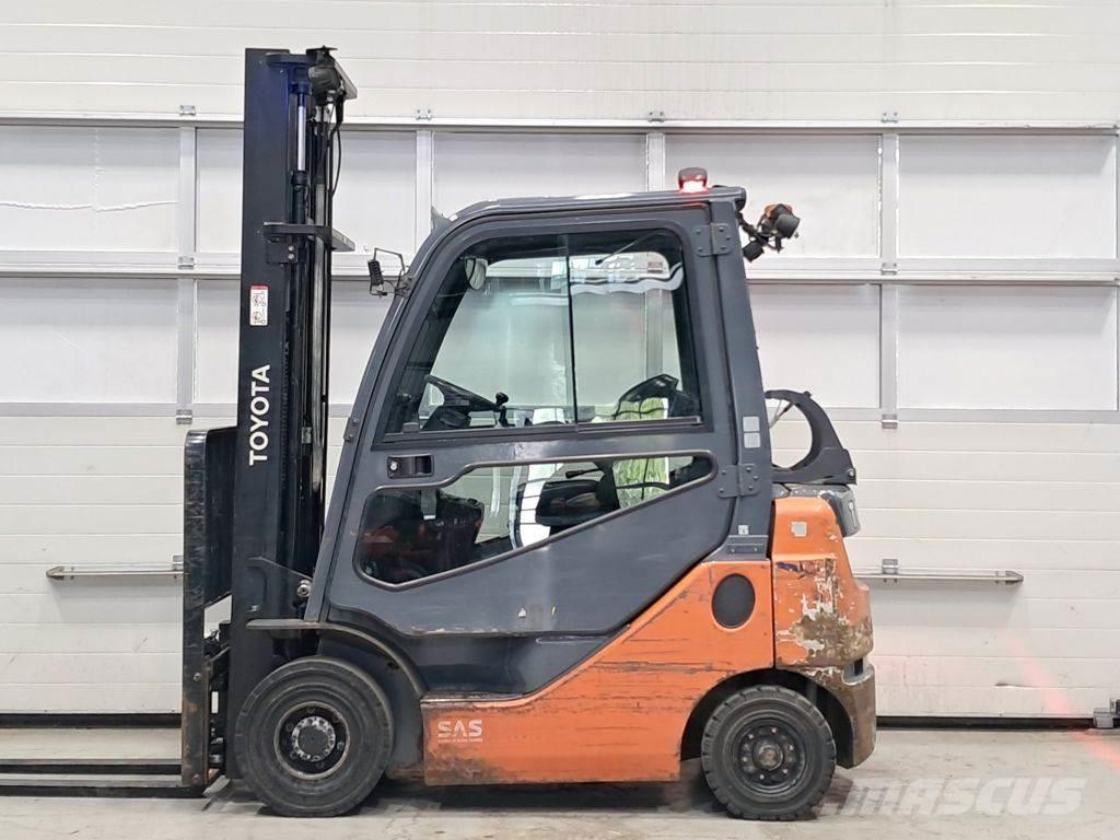 Toyota 02-8FGF18 Gasolmotviktstruckar