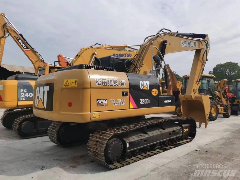 CAT 320D2 Bandgrävare