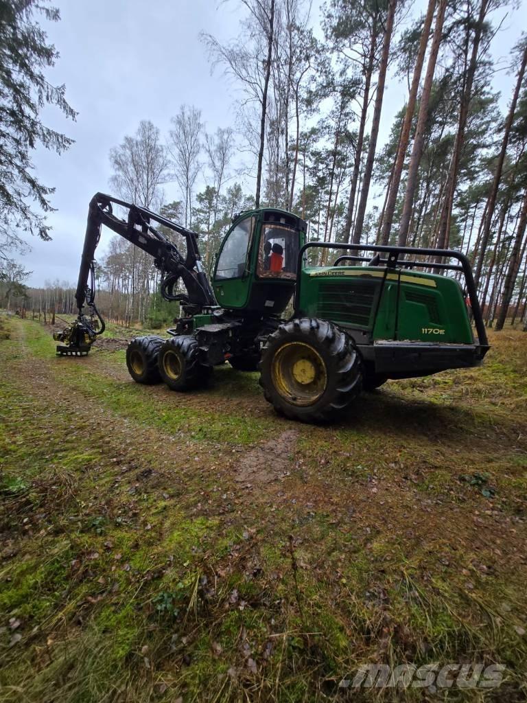 John Deere 1170 E Skördare