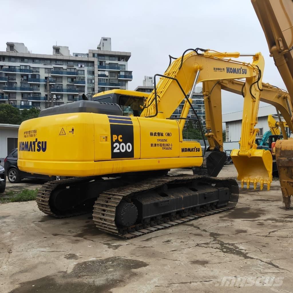 Komatsu PC200-7 Bandgrävare