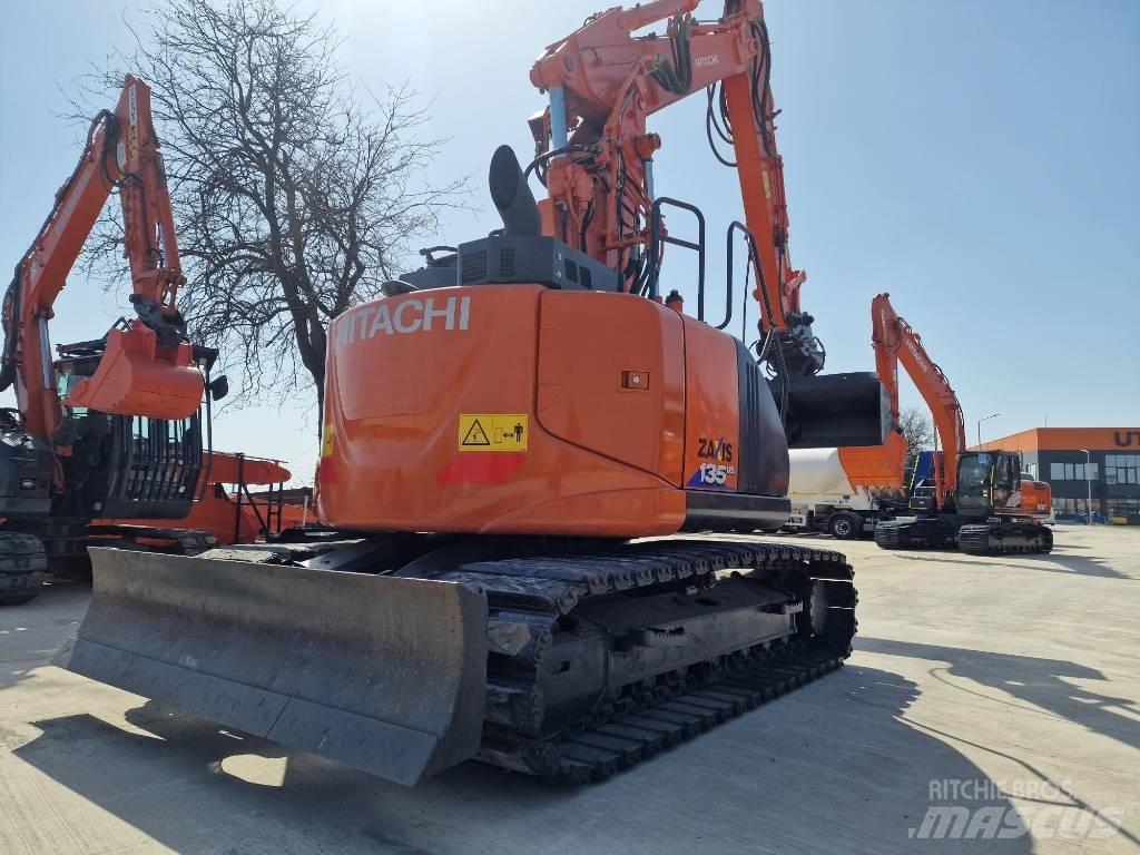 Hitachi ZX135-6 Bandgrävare