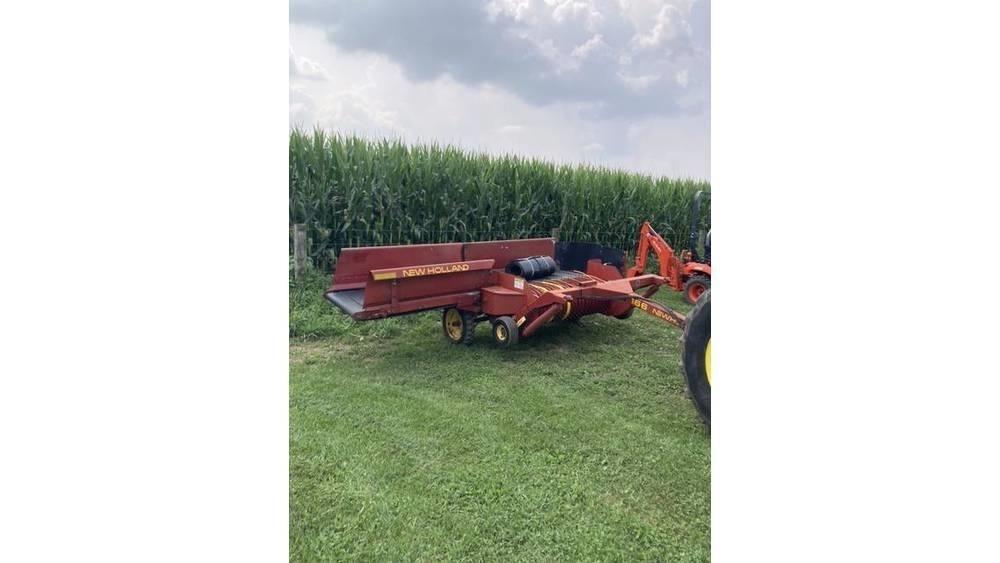 New Holland 166 Inplastare