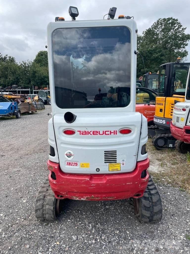 Takeuchi TB 225 Minigrävare < 7t