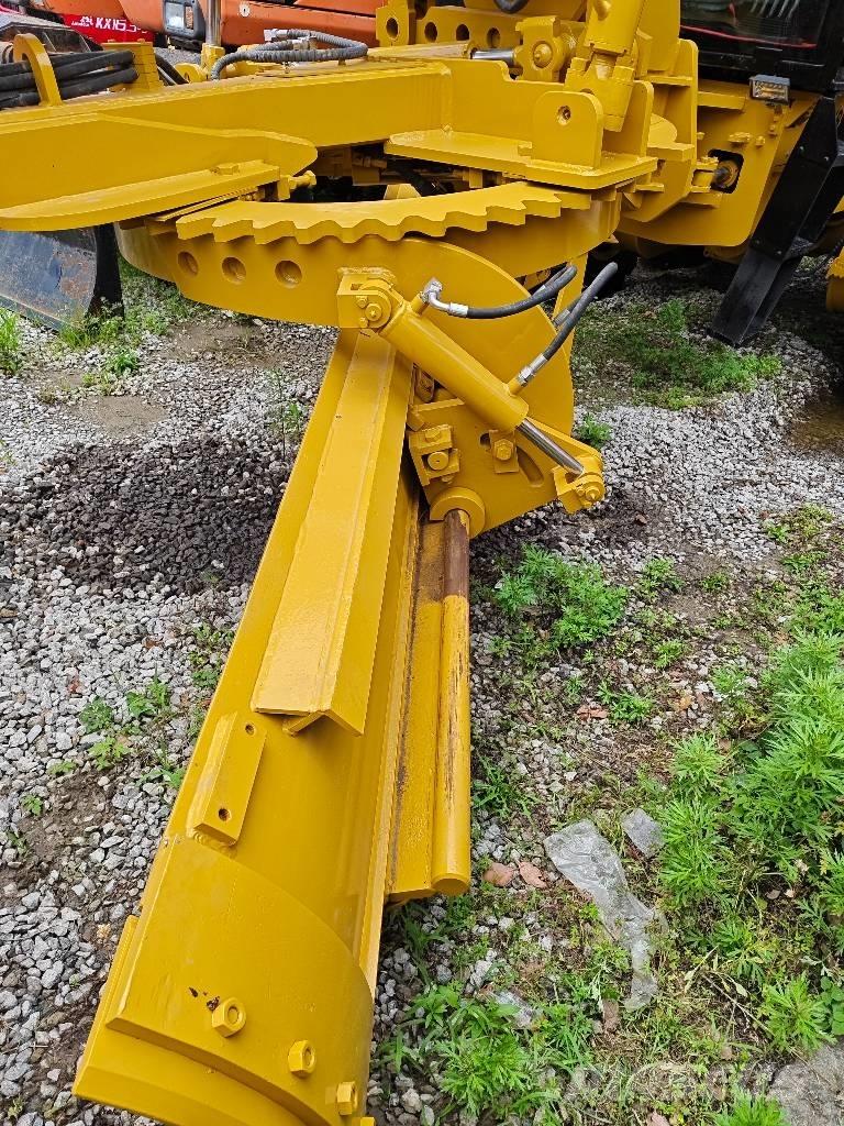 CAT 120 H Väghyvlar