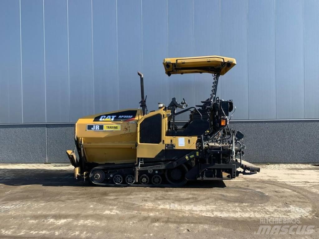 CAT AP355F Asfaltsläggningsmaskiner