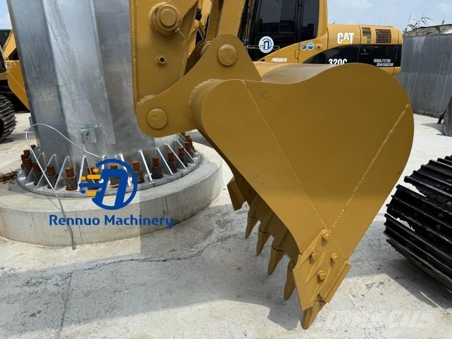 CAT 320B Bandgrävare