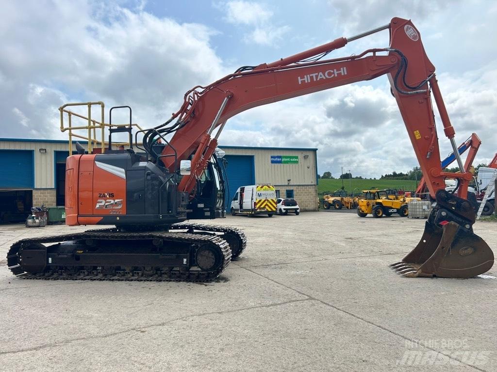 Hitachi ZX225 USLC-7 Bandgrävare