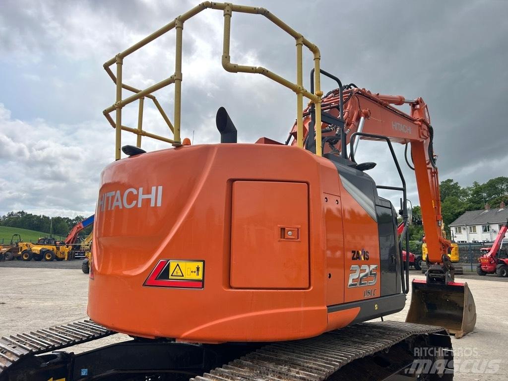Hitachi ZX225 USLC-7 Bandgrävare