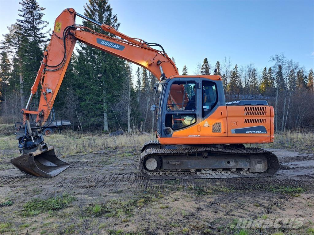 Doosan DX 140 LC-3 Bandgrävare