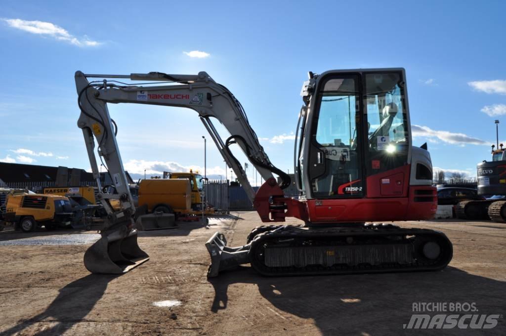 Takeuchi TB 250-2 Minigrävare < 7t