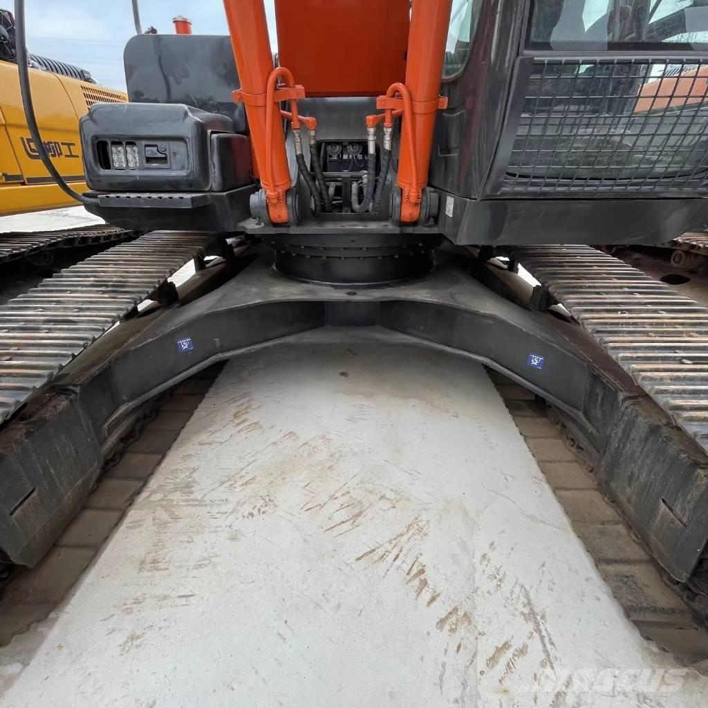 Hitachi ZX 240 Bandgrävare