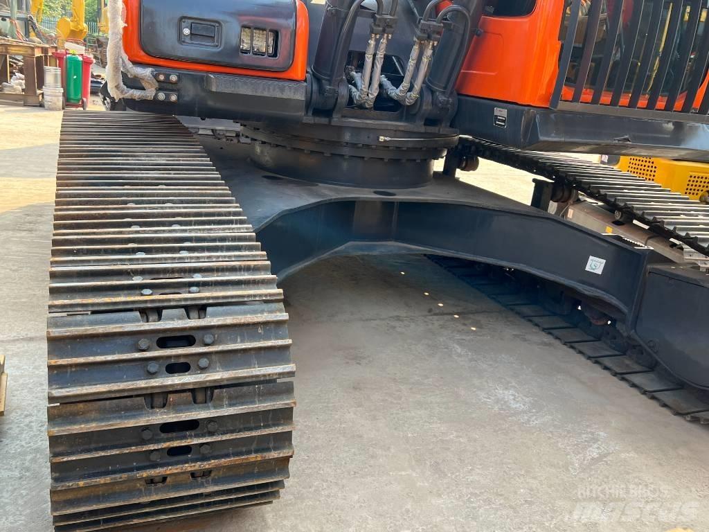 Doosan DX300 Hjulgrävare