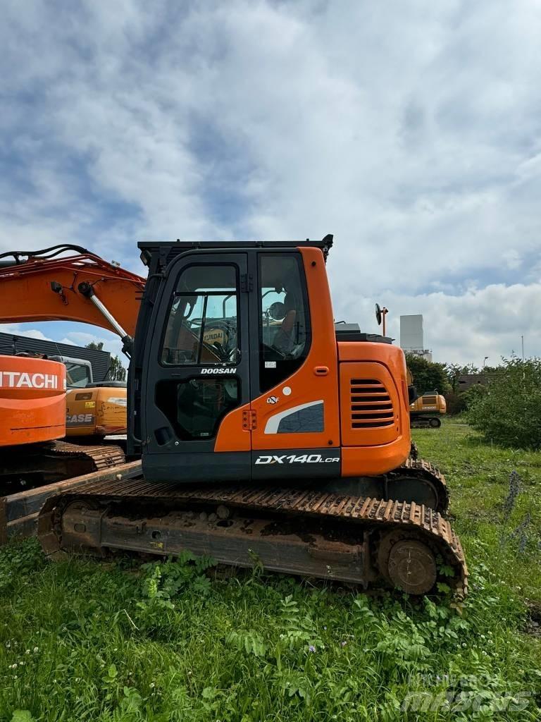 Doosan DX 140 LCR Bandgrävare